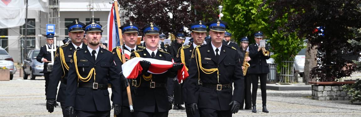 Strażacy, uroczystość, flaga