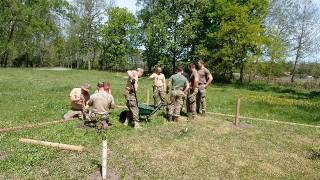 Żołnierze sił NATO stacjonujący w Bemowie Piskim pomagają w SOSW Łupki